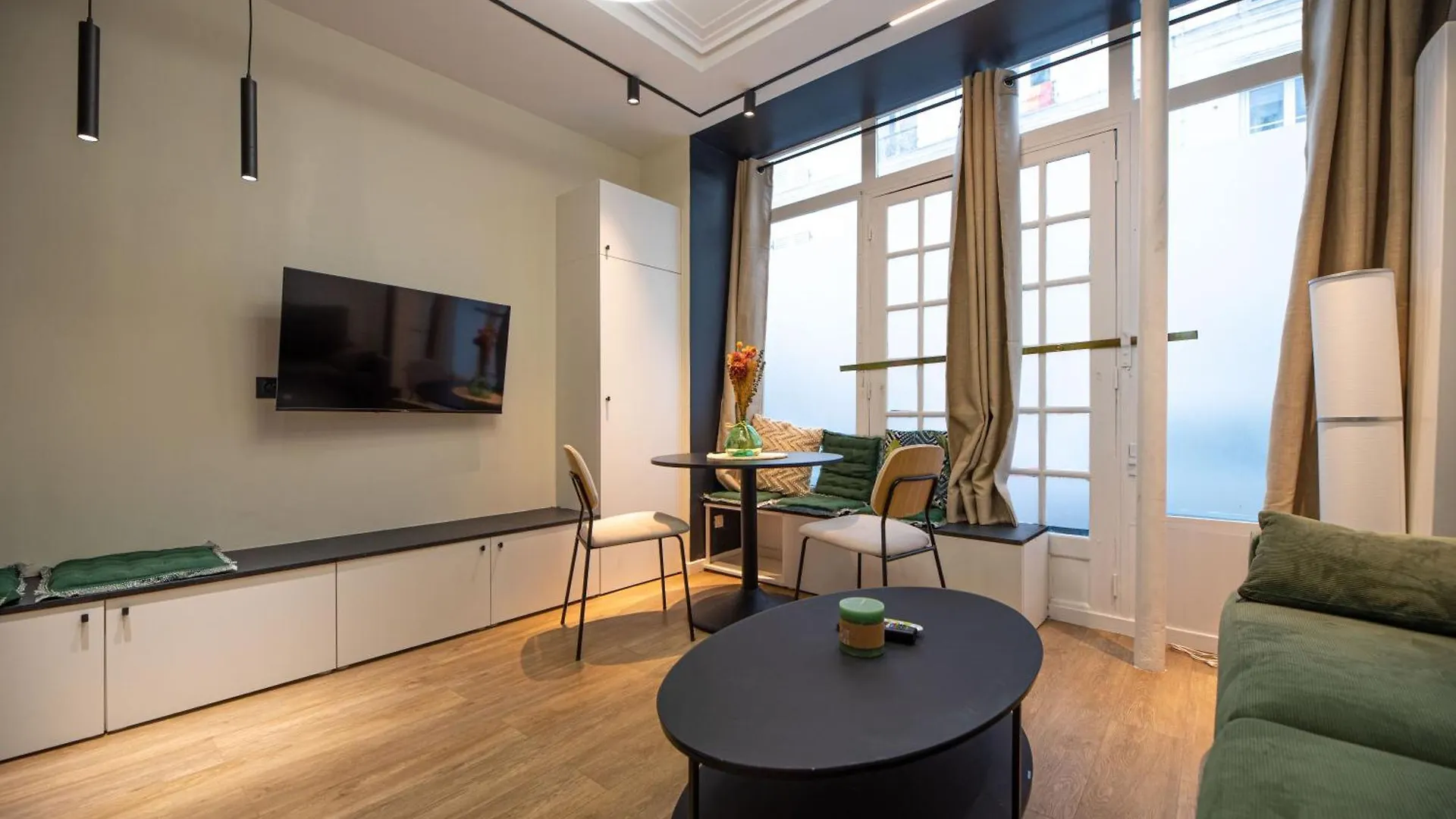 Cosy Home - Moulin Rouge Paris Apartment